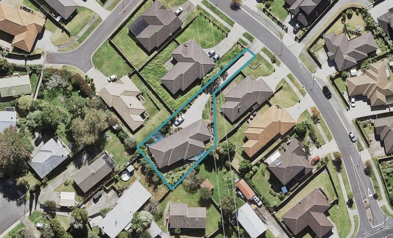 8 Cartmel Avenue, Massey, Auckland - Carousel 1