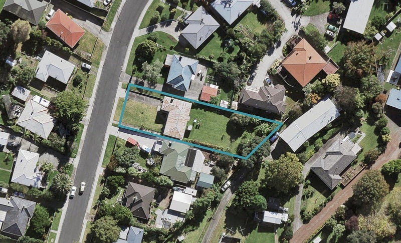 98 Bruce Road, Glenfield, Auckland - Carousel 1