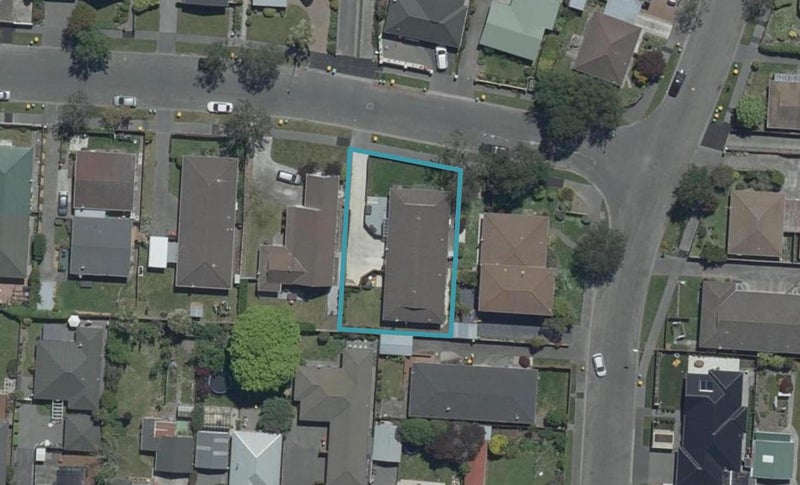 2/5 Chipping Lane, Redwood, Christchurch - Carousel 1