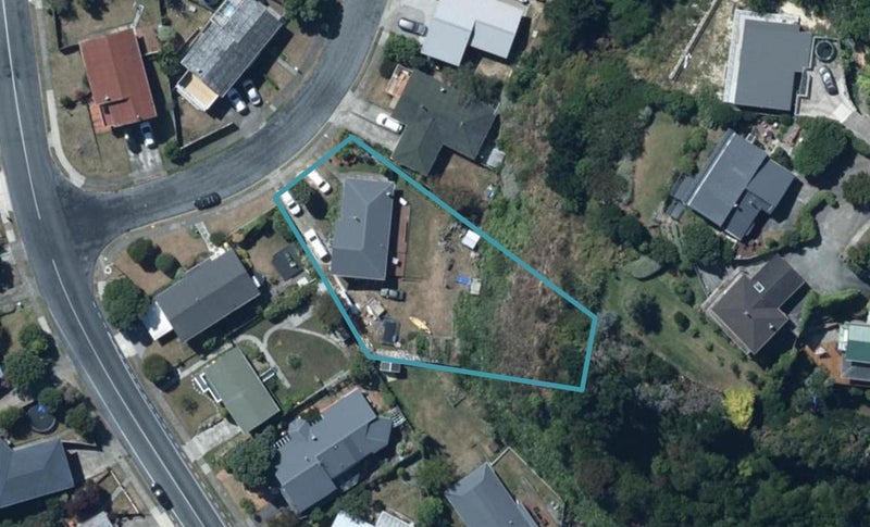 4 Findhorn Place, Papakowhai, Porirua - Carousel 1