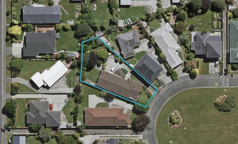16 Cruickshank Crescent, Rosedale, Invercargill - Carousel 1