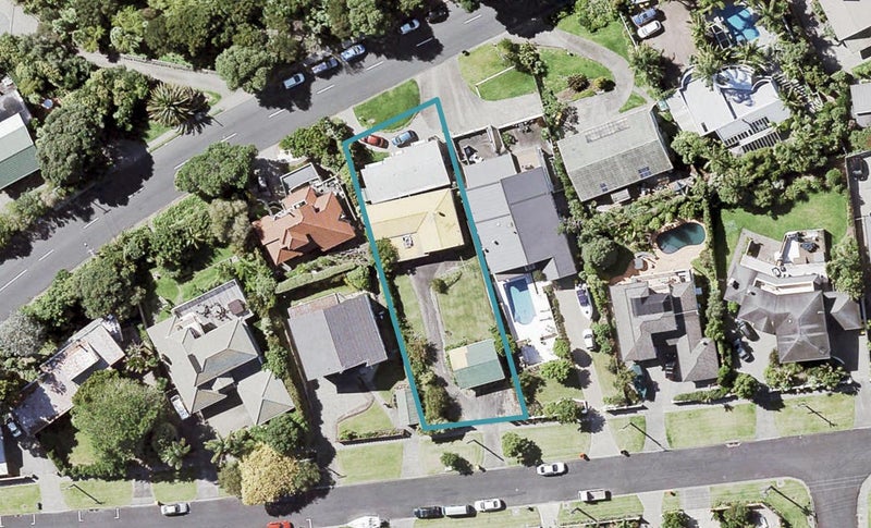 1/14 Beechwood Road, Rothesay Bay, Auckland - Carousel 1