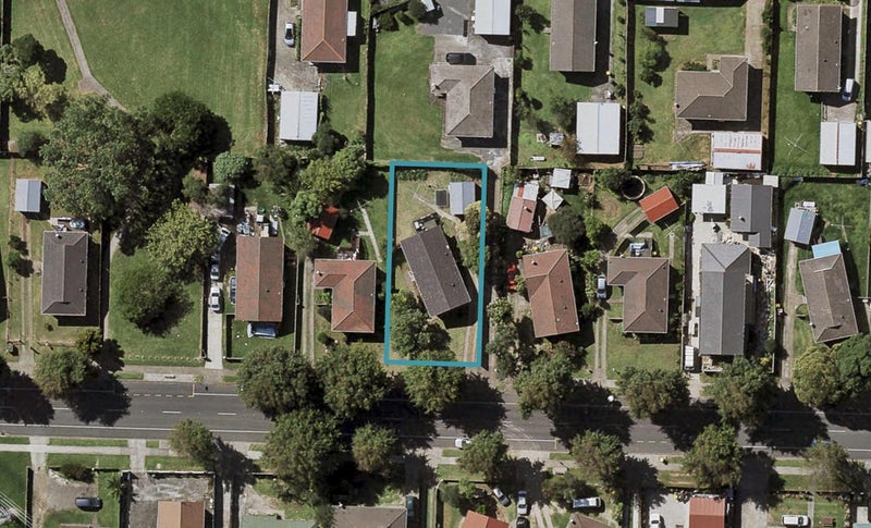 76 Flat Bush Road, Clover Park, Auckland - Carousel 1