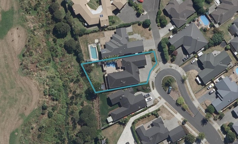25 Oldfield Court, Huntington, Hamilton - Carousel 1