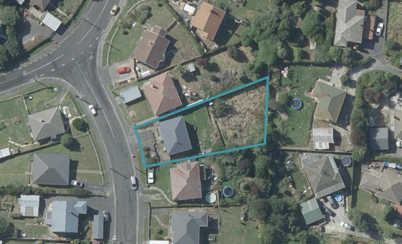 20 Edinburgh Street, Green Island, Dunedin - Carousel 1