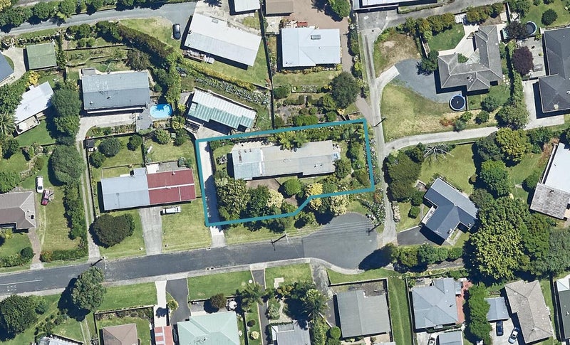 7 Stoddart Place, Brookfield, Tauranga - Carousel 1