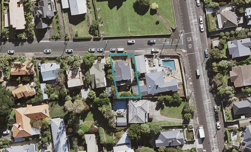 4 Faulkner Road, Northcote Point, Auckland - Carousel 1