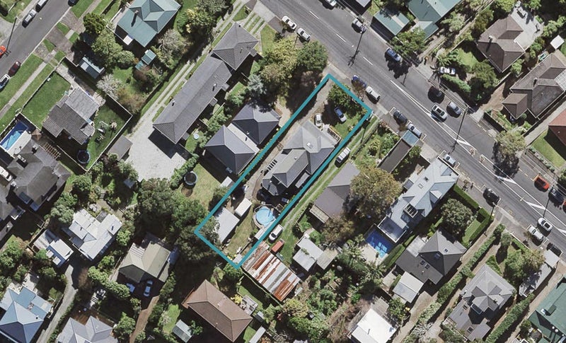 152 Hinemoa Street, Birkenhead, Auckland - Carousel 1