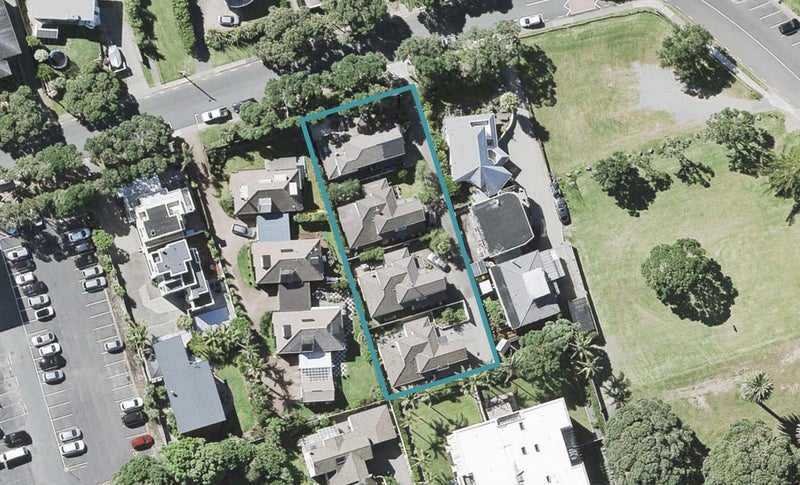 4/9 Montrose Terrace, Mairangi Bay, Auckland - Carousel 1