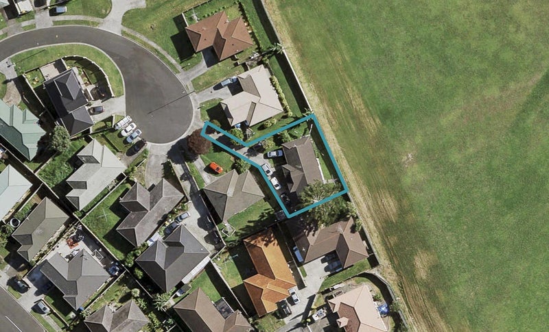 20 Derryveagh Lane, Weymouth, Auckland - Carousel 1