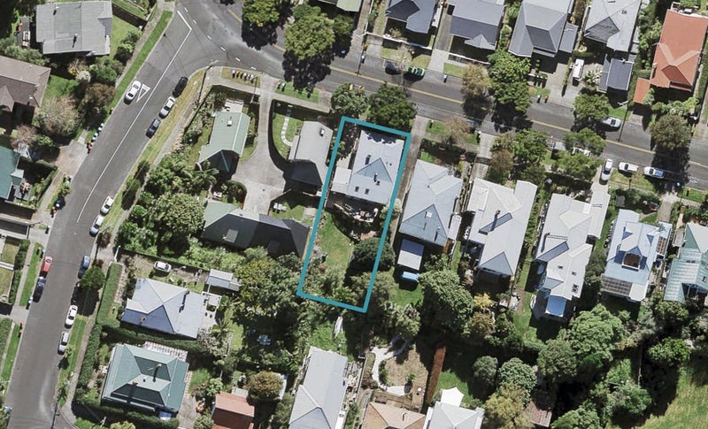 32 Kenneth Avenue, Sandringham, Auckland - Carousel 1
