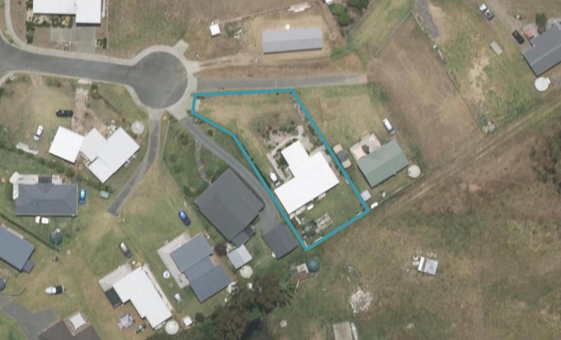 8 Beachcomber Road, Mangawhai Heads, Mangawhai - Carousel 1