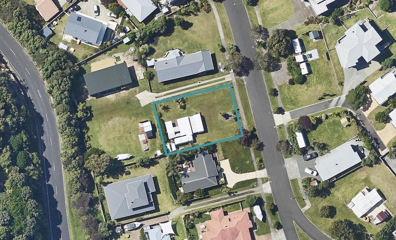 62 Bowentown Boulevard, Bowentown, Waihi Beach - Carousel 1