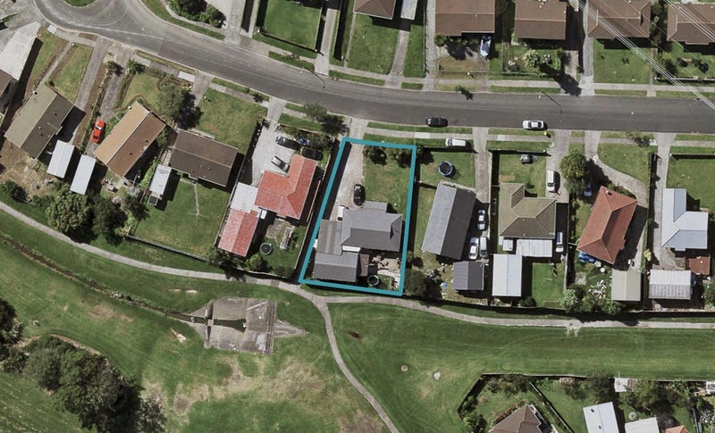 18 Palermo Place, Clover Park, Auckland - Carousel 1