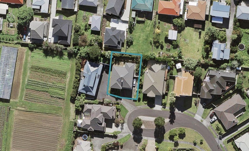 19 Rosebay Rise, Henderson, Auckland - Carousel 1