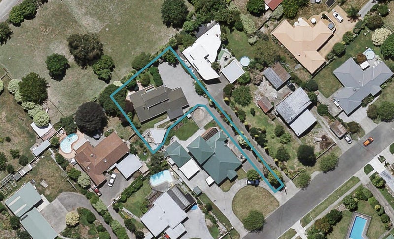 909A Harding Road, Camberley, Hastings - Carousel 1