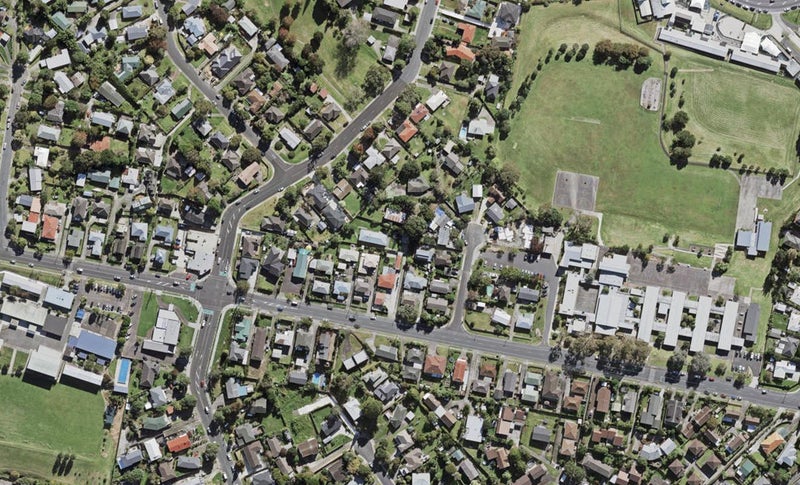 128 Chivalry Road, Glenfield, Auckland - Carousel 1