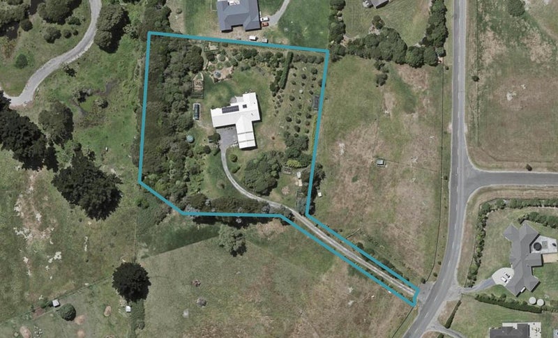 123 King Arthur Drive, Otaihanga, Paraparaumu - Carousel 1