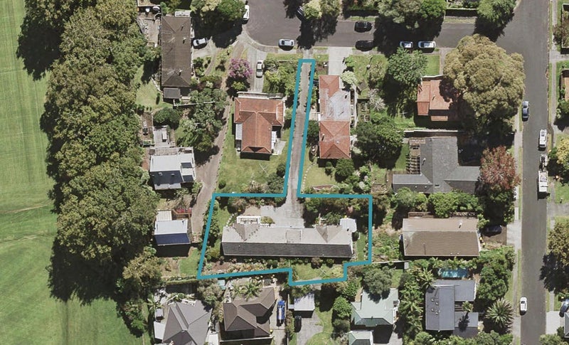 2/6 Mahuta Grove, Northcote, Auckland - Carousel 1