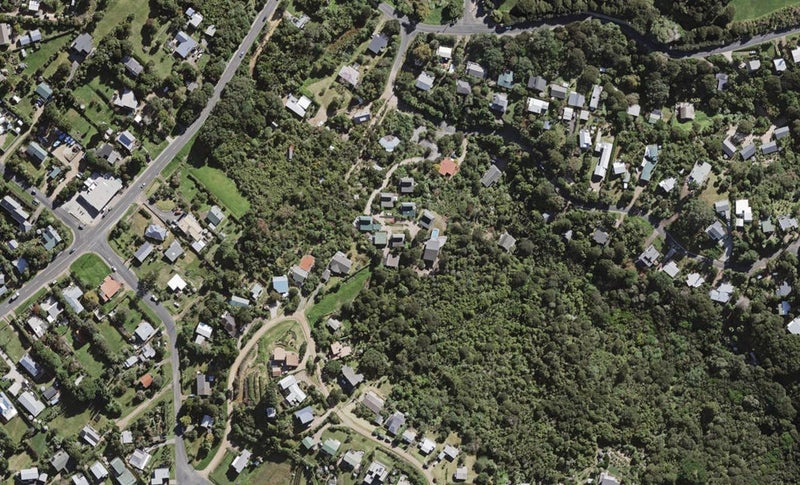 6/8 Victoria Road North, Waiheke Island, Auckland - Carousel 1