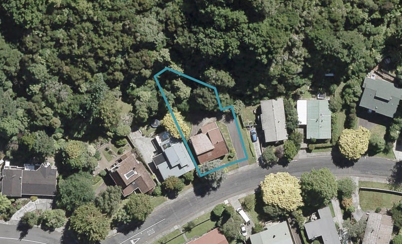 5 Fendalton Crescent, Pinehaven, Upper Hutt - Carousel 1