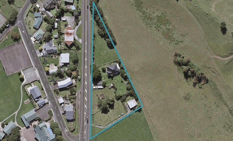 421A South Road, Omata, New Plymouth - Carousel 1