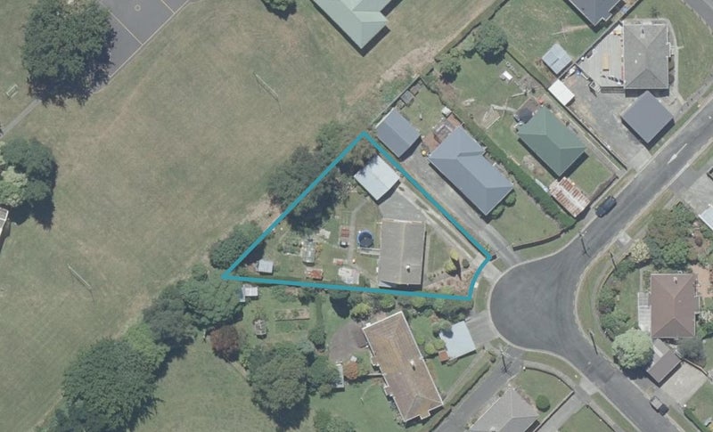 8 Freyberg Avenue, Sawyers Bay, Port Chalmers - Carousel 1