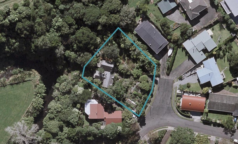 15 Spencer Place, Merrilands, New Plymouth - Carousel 1