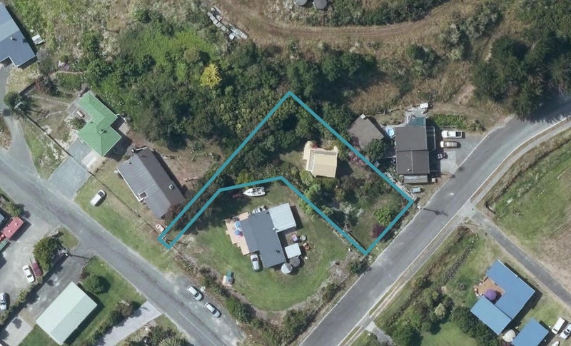5 Ratau Street, Māhia - Carousel 1