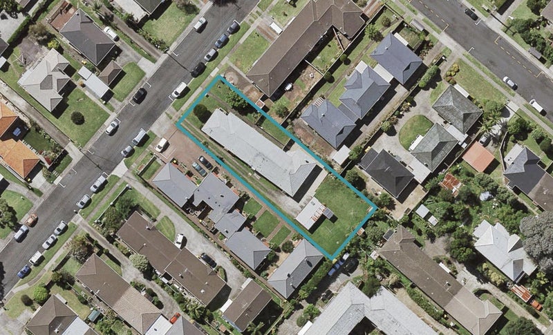 1/1 Napoleon Avenue, Milford, Auckland - Carousel 1
