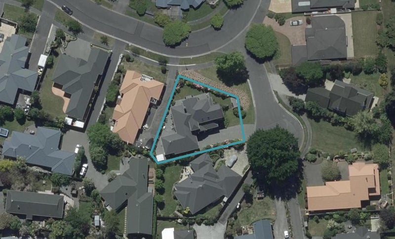 2 Oakmont Green, Shirley, Christchurch - Carousel 1