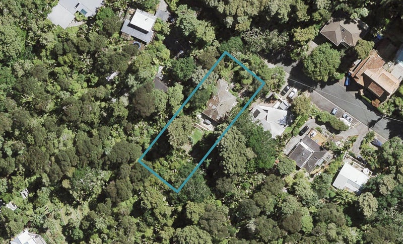 39 Valley Road, Titirangi, Auckland - Carousel 1