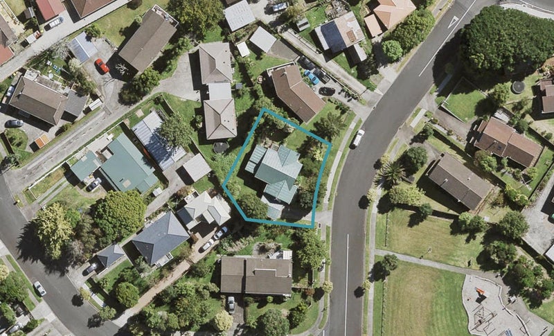7 McKinley Road, Sunnyvale, Auckland - Carousel 1