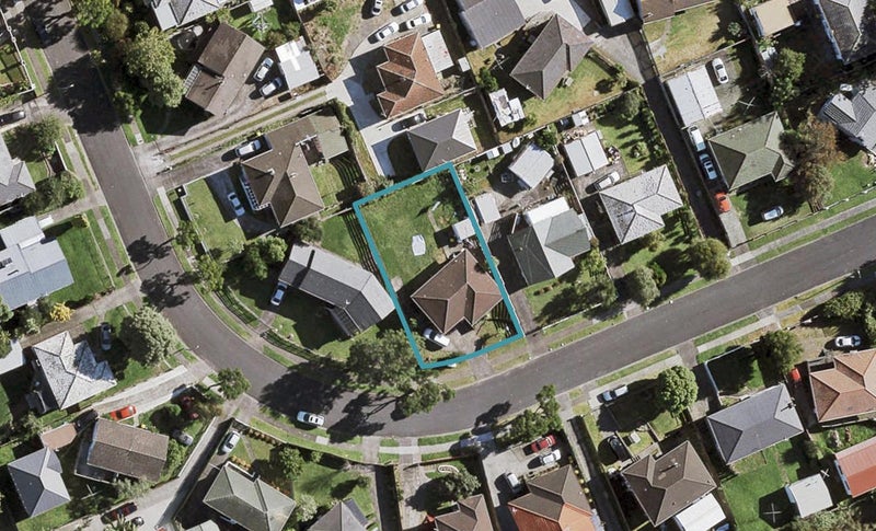44 Hobart Crescent, Wattle Downs, Auckland - Carousel 1