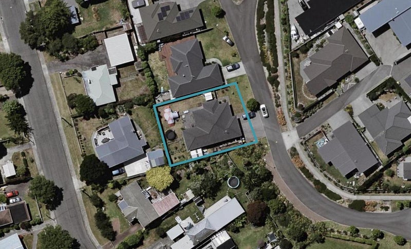 5 Simpson Crescent, Raumati Beach, Paraparaumu - Carousel 1