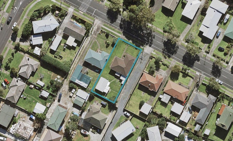 32 Muir Avenue, Mangere Bridge, Auckland - Carousel 1