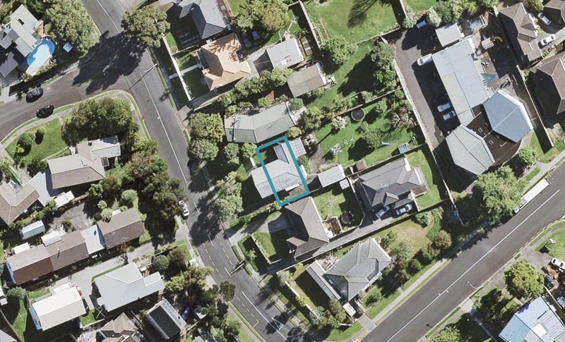 80B Commodore Drive, Lynfield, Auckland - Carousel 1