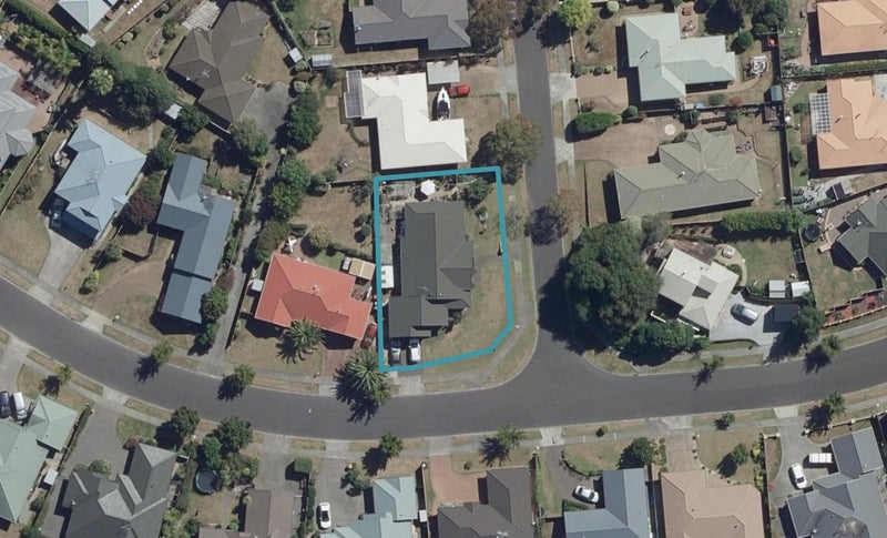 1 Guernsey Place, Grandview Heights, Hamilton - Carousel 1