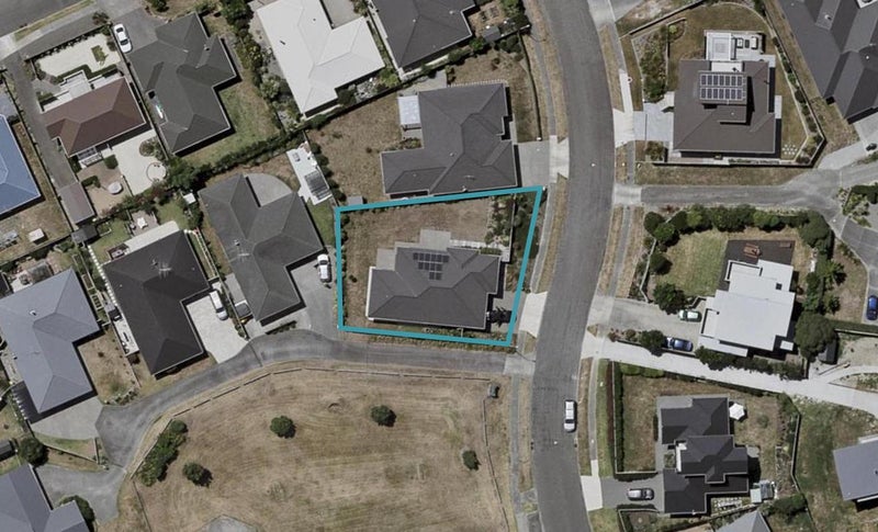 6 Pharazyn Avenue, Waikanae Beach, Waikanae - Carousel 1
