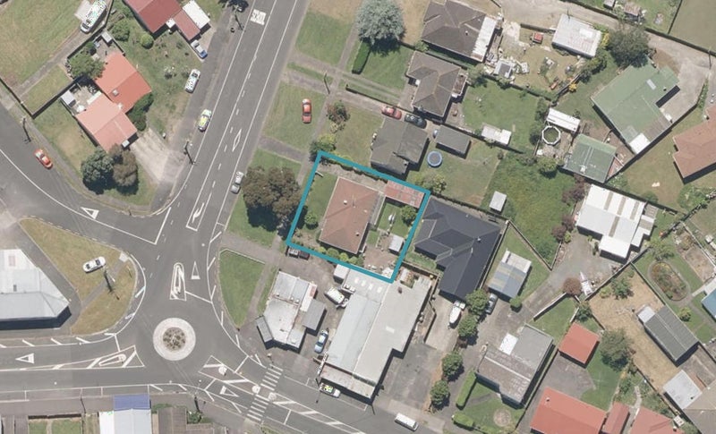12 Tinirau Street, Whanganui East, Whanganui - Carousel 1