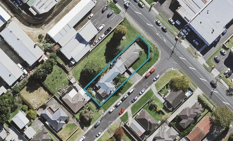 1/1 Raeben Avenue, Hillcrest, Auckland - Carousel 1