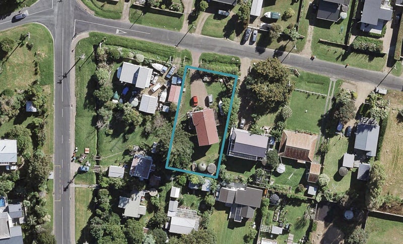 15 Nikau Road, Oneroa, Waiheke Island - Carousel 1