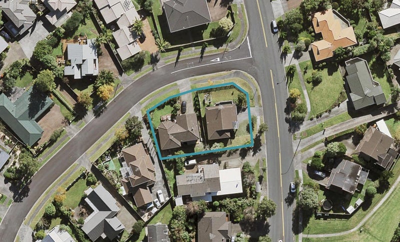 2/2 Rifleman Rise, Unsworth Heights, Auckland - Carousel 1