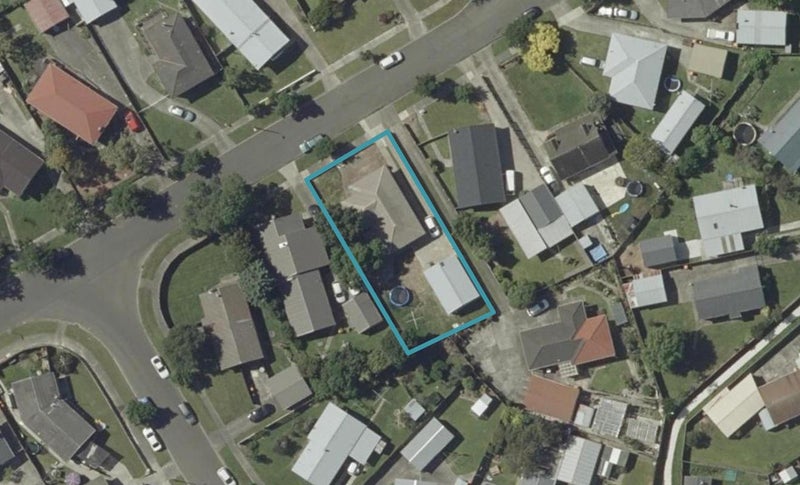 16 Lyndale Place, Kelvin Grove, Palmerston North - Carousel 1