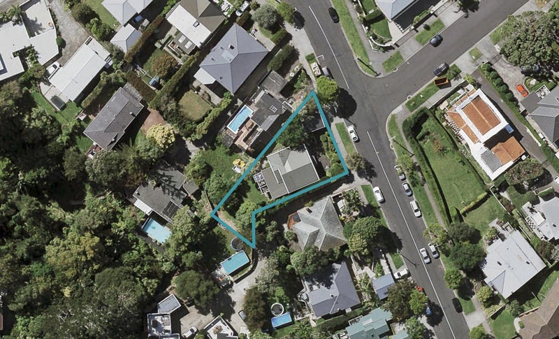 14 Waiatarua Road, Remuera, Auckland - Carousel 1