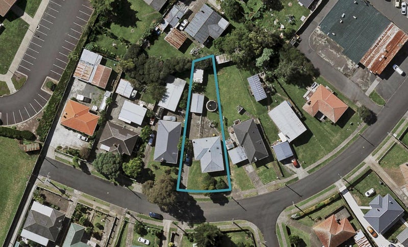 9 Wroughton Crescent, Otara, Auckland - Carousel 1