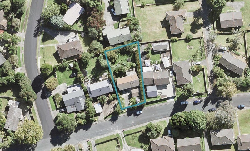 23 Nor'East Drive, Northcross, Auckland - Carousel 1