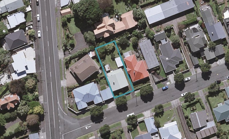 5 George Street, Lower Vogeltown, New Plymouth - Carousel 1