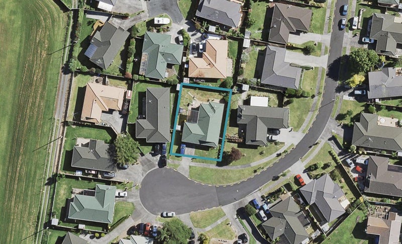11 Matilda Place, Weymouth, Auckland - Carousel 1