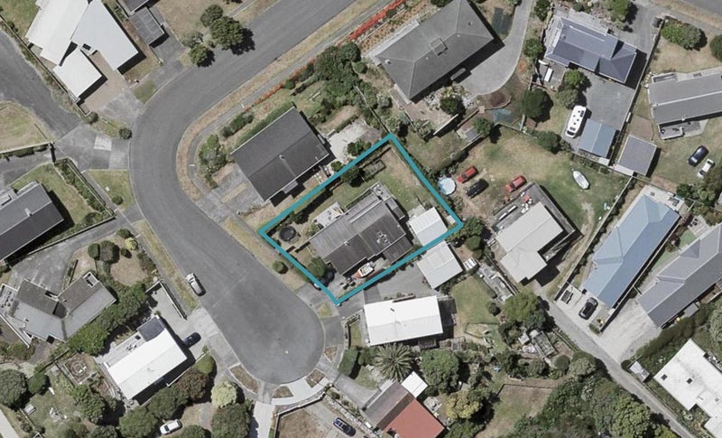 16 Oratia Street, Waikanae Beach, Waikanae - Carousel 1